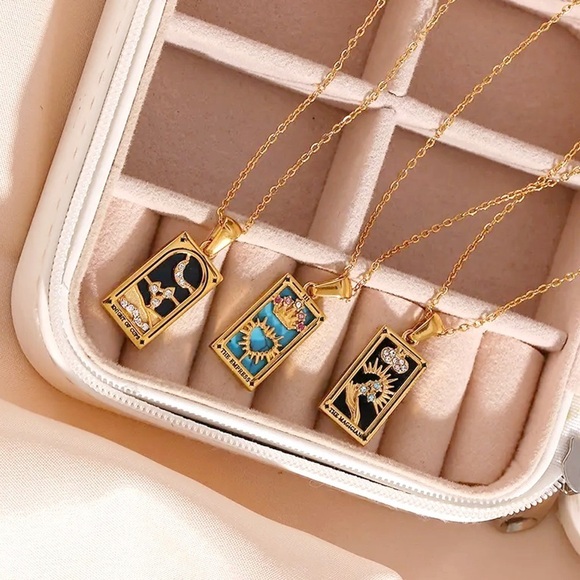 18k Gold Major Arcana Tarot Pendant Necklace - Picture 6 of 16